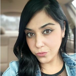 Meet your Posher, Thalia